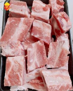 sườn cánh buồm heo